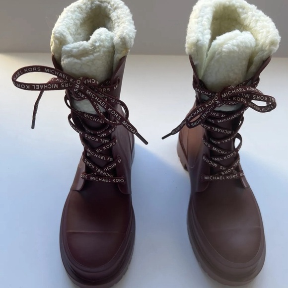 MICHAEL KORS MONTAIGNE PVC RAIN BOOTS LOGO SHOE LACE SIZE 7 - Picture 1 of 6